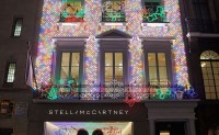 Stella McCartney旗舰店致敬了披头士